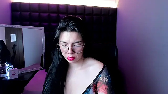 Chloe_Crysstal captura de la sala en vivo en Stripchat