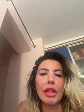 Chloebellami Momentaufnahme des Live-Raums auf Stripchat