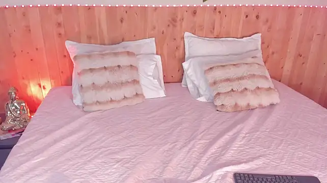 ChloeeSmiith live room snapshot on Stripchat