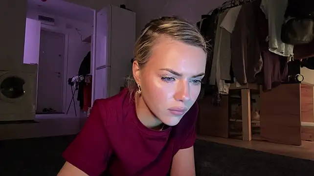 ChristelDuncombe live room snapshot on Stripchat