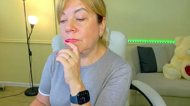 ChristinaDavedes momentopname van live room op Stripchat