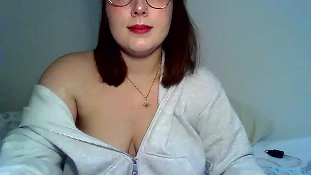 ClaraHard captura de la sala en vivo en Stripchat
