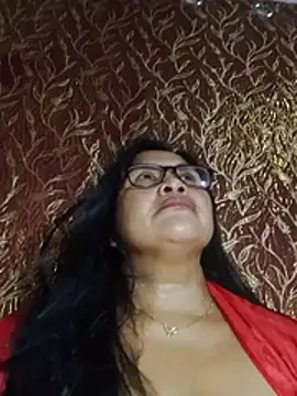 ClassyLady51 live room snapshot on Stripchat