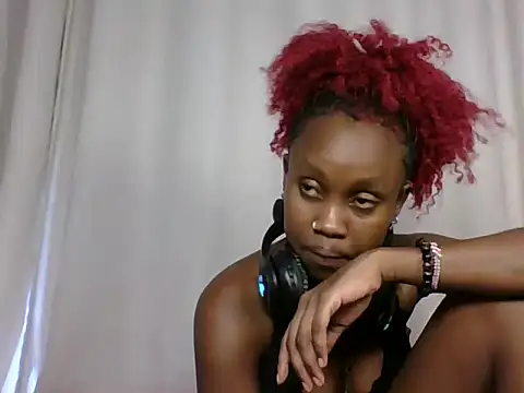 Coochie_cookie live room snapshot on Stripchat