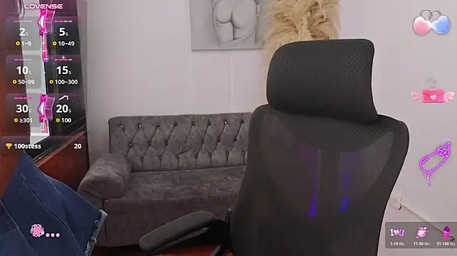 CoralRigan live room snapshot on Stripchat