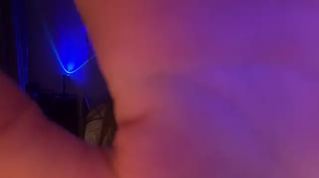 CortneyMontaluo captura da sala ao vivo na Stripchat