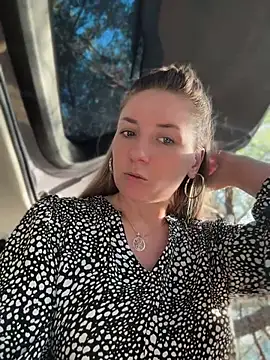 Crazy-Rosa momentopname van live room op Stripchat