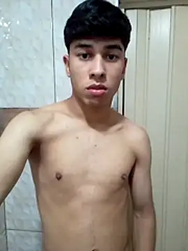 Cris-c5 momentopname van live room op Stripchat