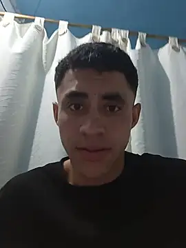 Cris-h Momentaufnahme des Live-Raums auf Stripchat