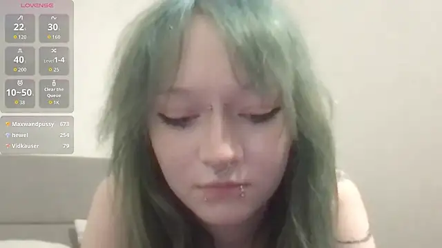 CrystalXross live room snapshot on Stripchat