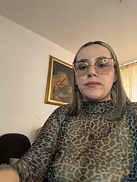 CurvyLust_x снимок онлайн-комнаты на Stripchat