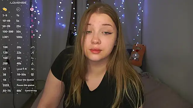 CuteSharloti captura de la sala en vivo en Stripchat