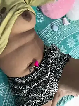 Cute_Marina Momentaufnahme des Live-Raums auf Stripchat