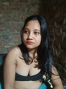 Cuterinki live room snapshot on Stripchat