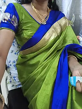 Cuteteluguammmaie live room snapshot on Stripchat