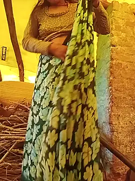 Cuty_priti live room snapshot on Stripchat