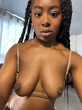 Cynthia_es Momentaufnahme des Live-Raums auf Stripchat