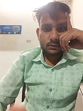 DESI_LAND_BOY live room snapshot on Stripchat