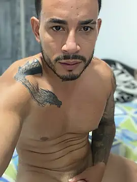 Daanhot_sexx live room snapshot on Stripchat