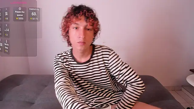 Danni18 captura da sala ao vivo na Stripchat