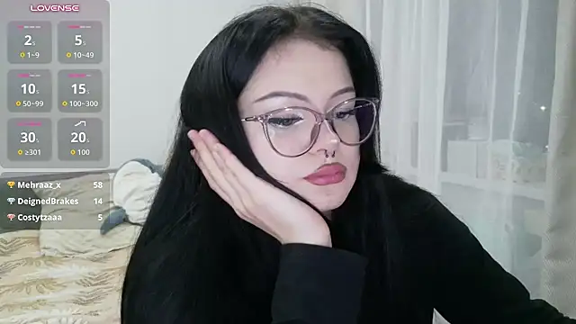 DarkAlice momentopname van live room op Stripchat