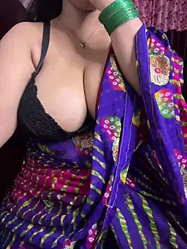 DarlingRuby Momentaufnahme des Live-Raums auf Stripchat