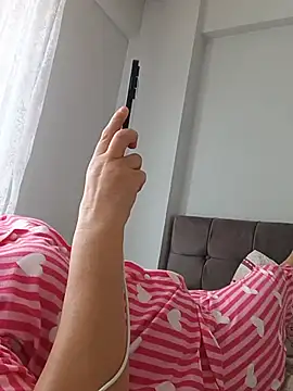 Defnemmsx Momentaufnahme des Live-Raums auf Stripchat