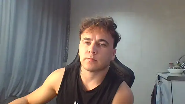 Denis_sport live room snapshot on Stripchat