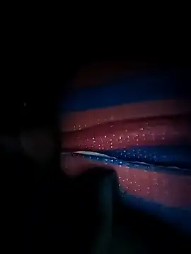 DenseElement35 momentopname van live room op Stripchat