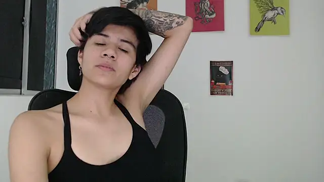 Dha_lia0 live room snapshot on Stripchat