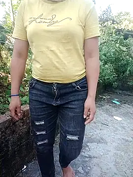 Diana_hi Momentaufnahme des Live-Raums auf Stripchat