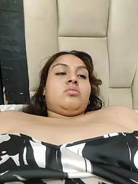 Dini_23 captura da sala ao vivo na Stripchat