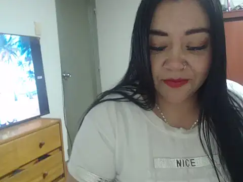 Dirtykisslatina Momentaufnahme des Live-Raums auf Stripchat