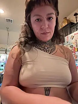 Dominasty777 captura de la sala en vivo en Stripchat