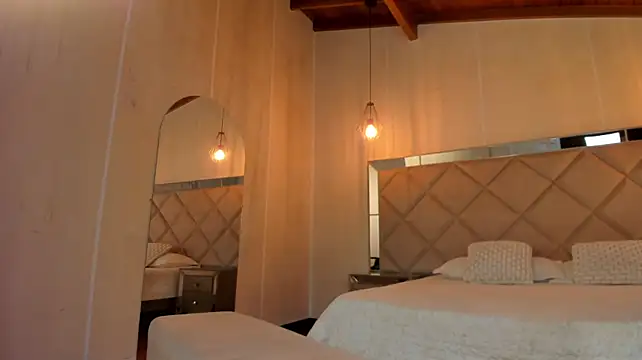 DominiqueVega captura da sala ao vivo na Stripchat