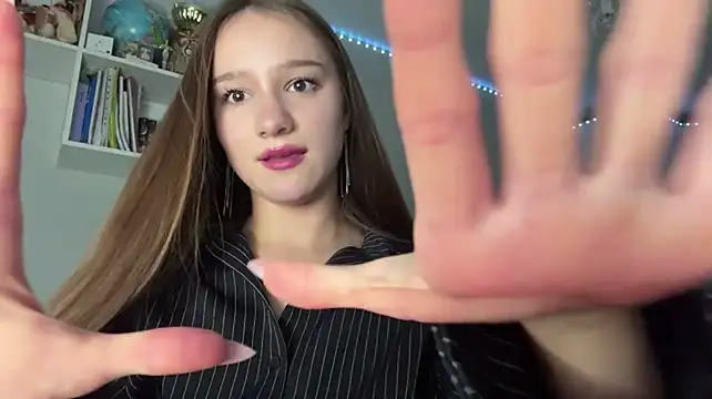 DonetteAlaya снимок онлайн-комнаты на Stripchat