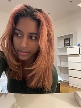 DonnaShy live room snapshot on Stripchat