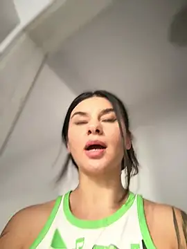 DramaQueen__ captura de la sala en vivo en Stripchat