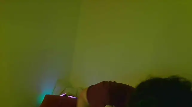 Dubidubb live room snapshot on Stripchat