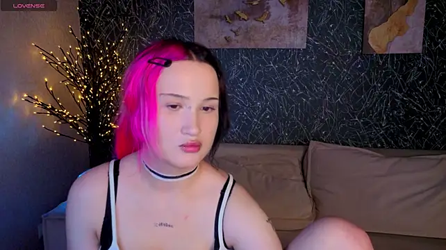 Ekimmj_age снимок онлайн-комнаты на Stripchat