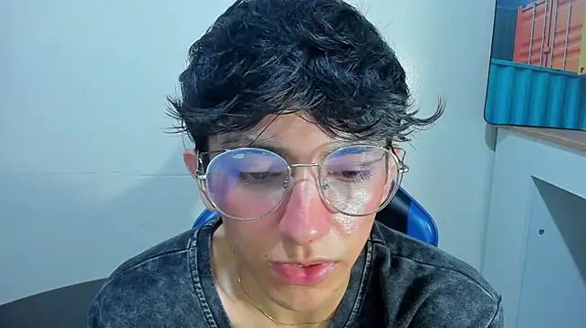 ElanGiraldo live room snapshot on Stripchat