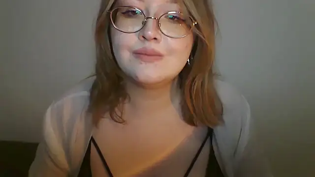 Elayne__Sweet live room snapshot on Stripchat