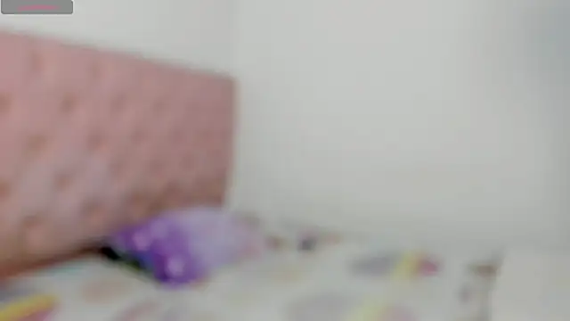 Elettraparisi18 captura da sala ao vivo na Stripchat