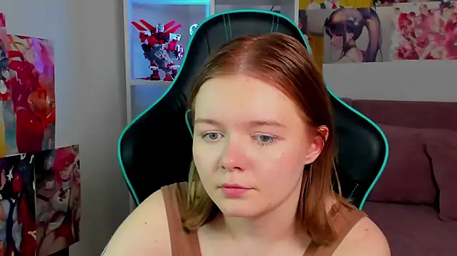 ElinaVale live room snapshot on Stripchat