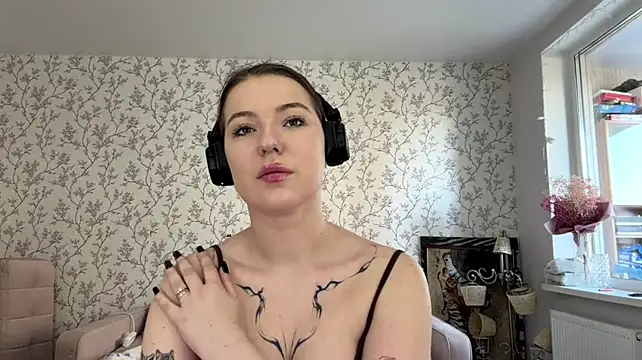ElizbethPizza momentopname van live room op Stripchat