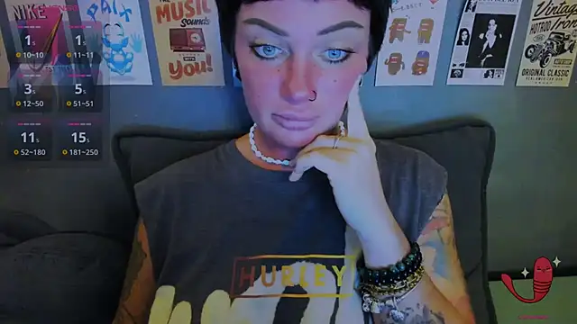 EllieOz live room snapshot on Stripchat