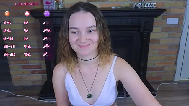 Ellie_Sunset momentopname van live room op Stripchat