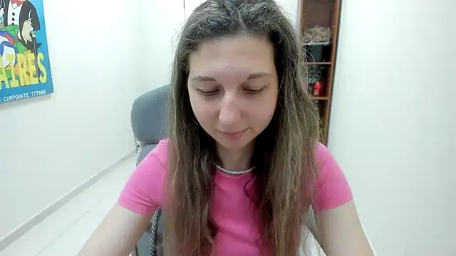 Ellina_Star снимок онлайн-комнаты на Stripchat