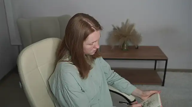 ElmaEnloe momentopname van live room op Stripchat