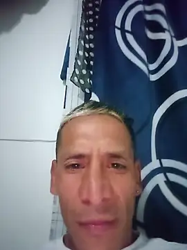 Elmono__1 captura de la sala en vivo en Stripchat